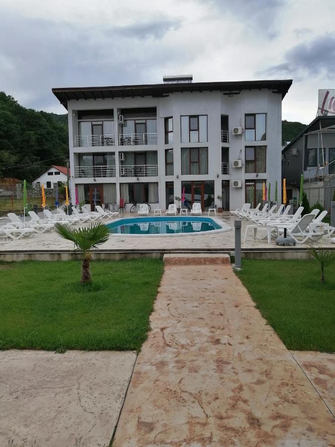 Vila Hercules 杜博瓦乡 外观 照片